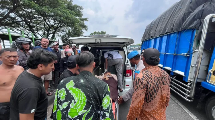 Tabrakan Motor dan Truk, Remaja Lamongan Tewas